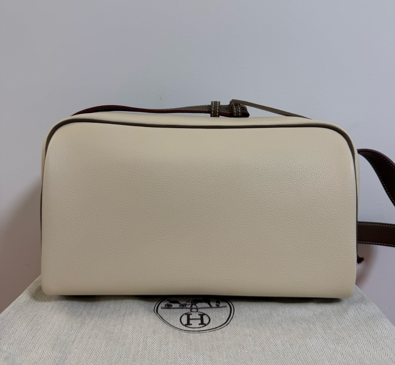 エルメス「Hermès」ヌーベルアンボディ ショルダーバッグ