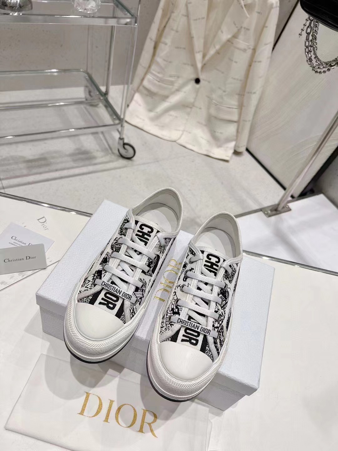 ディオール「Dior」ラディクット スニーカー