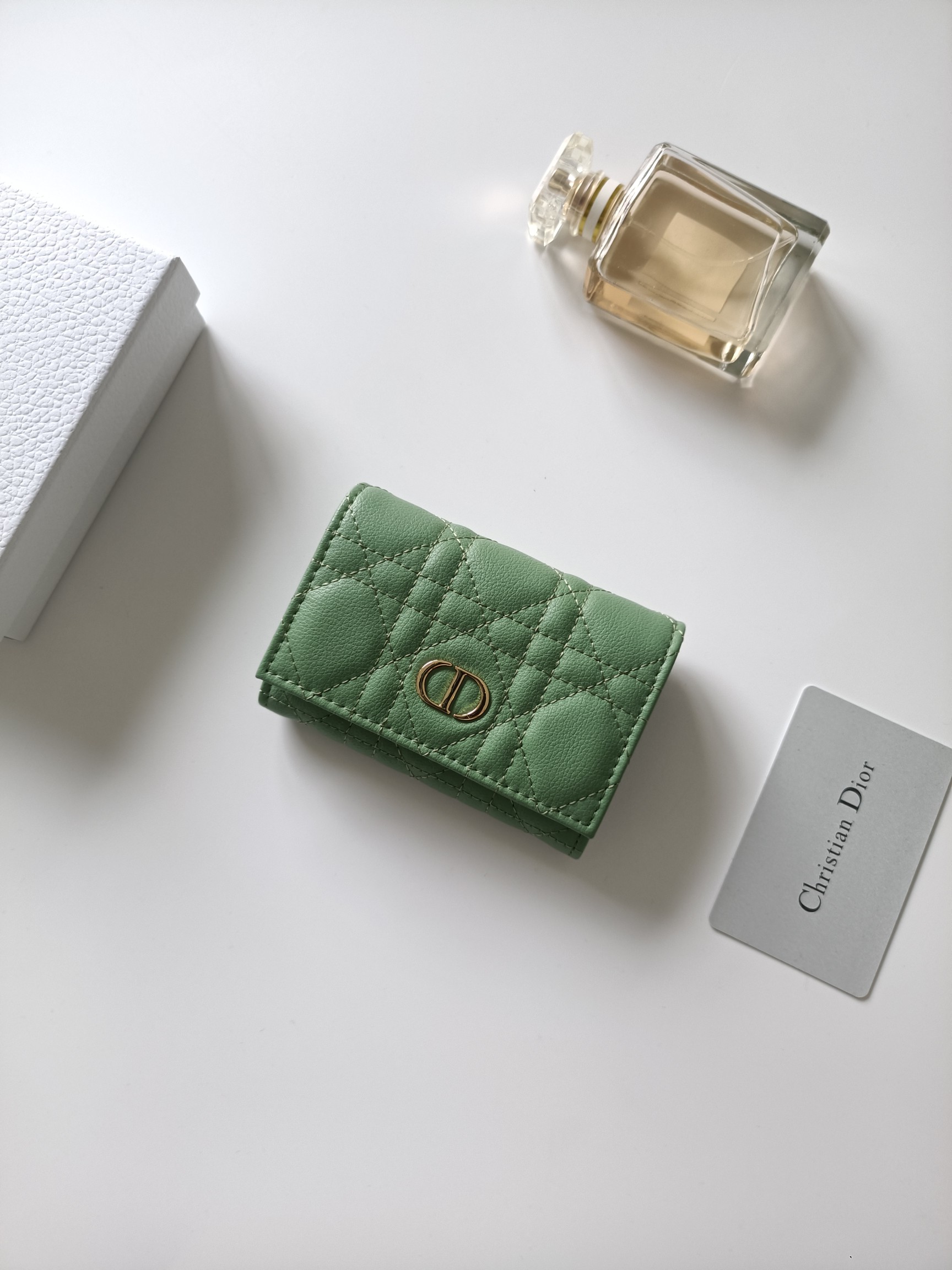 ディオール「Dior」ディオール 30 モンテーニュ グリシン ウォレット / コンパクトウォレット