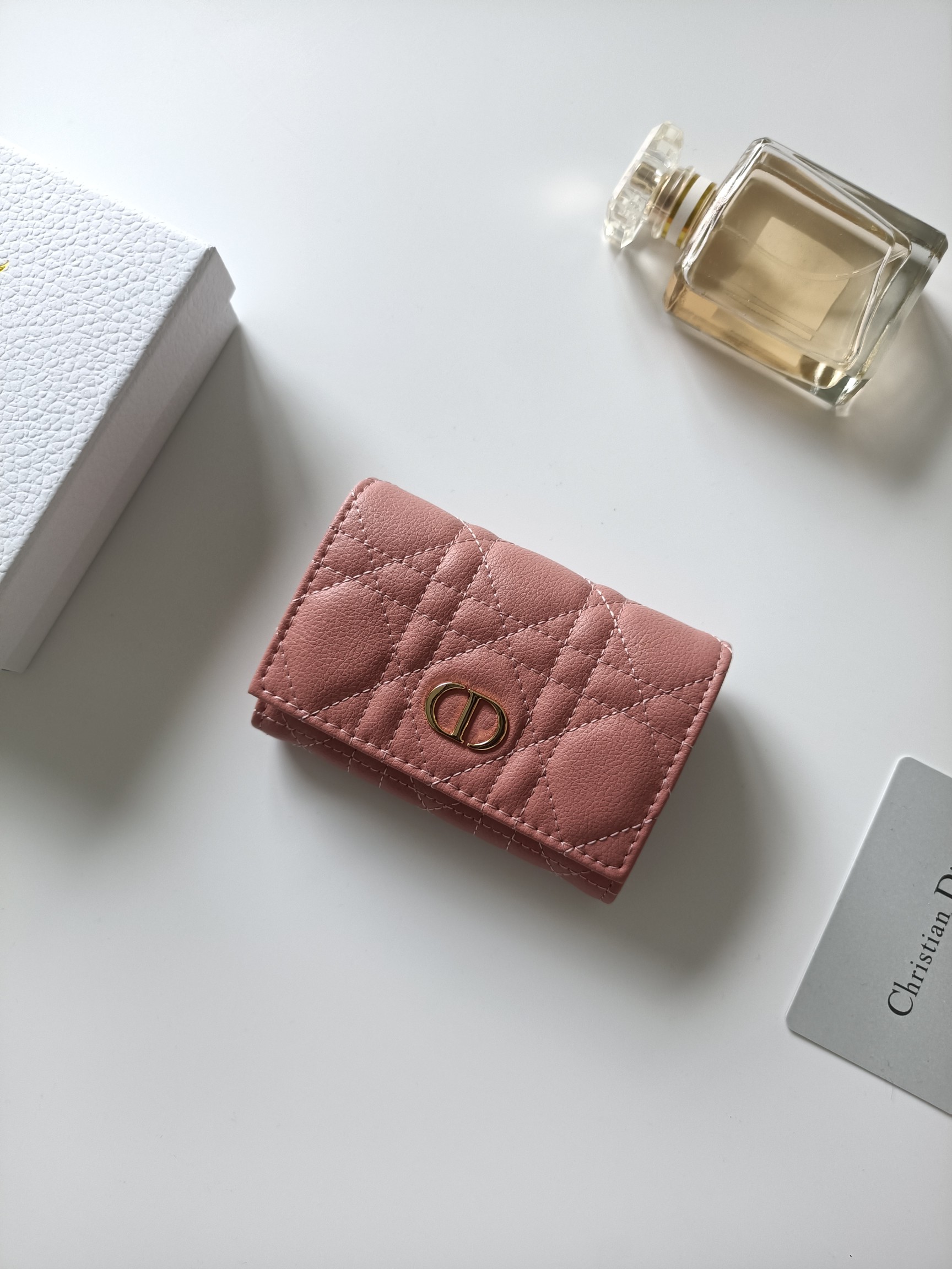 ディオール「Dior」ディオール 30 モンテーニュ グリシン ウォレット / コンパクトウォレット