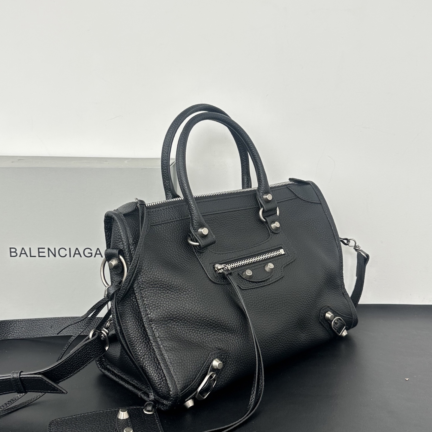 バレンシアガ「Balenciaga」バレンシアガ ル・シティ スモール / ショルダーバッグ