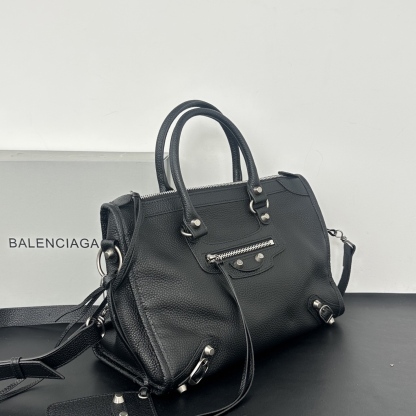 バレンシアガ「Balenciaga」バレンシアガ ル・シティ スモール / ショルダーバッグ