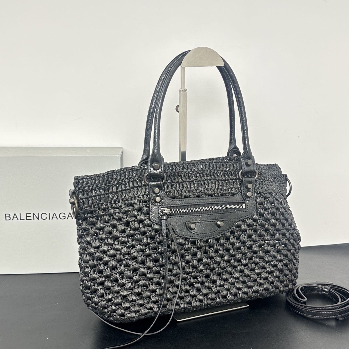 バレンシアガ「Balenciaga」バレンシアガ ル・シティ バスケット / ラフィアトートバッグ