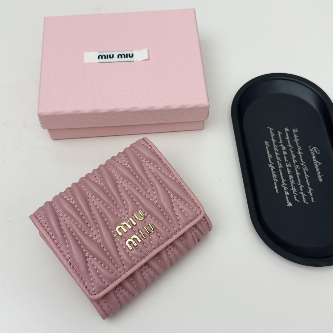 ミュウミュウ「Miu Miu」ミュウミュウ マテラッセ ラムスキン コンパクトバッグ 791 / ショルダーバッグ