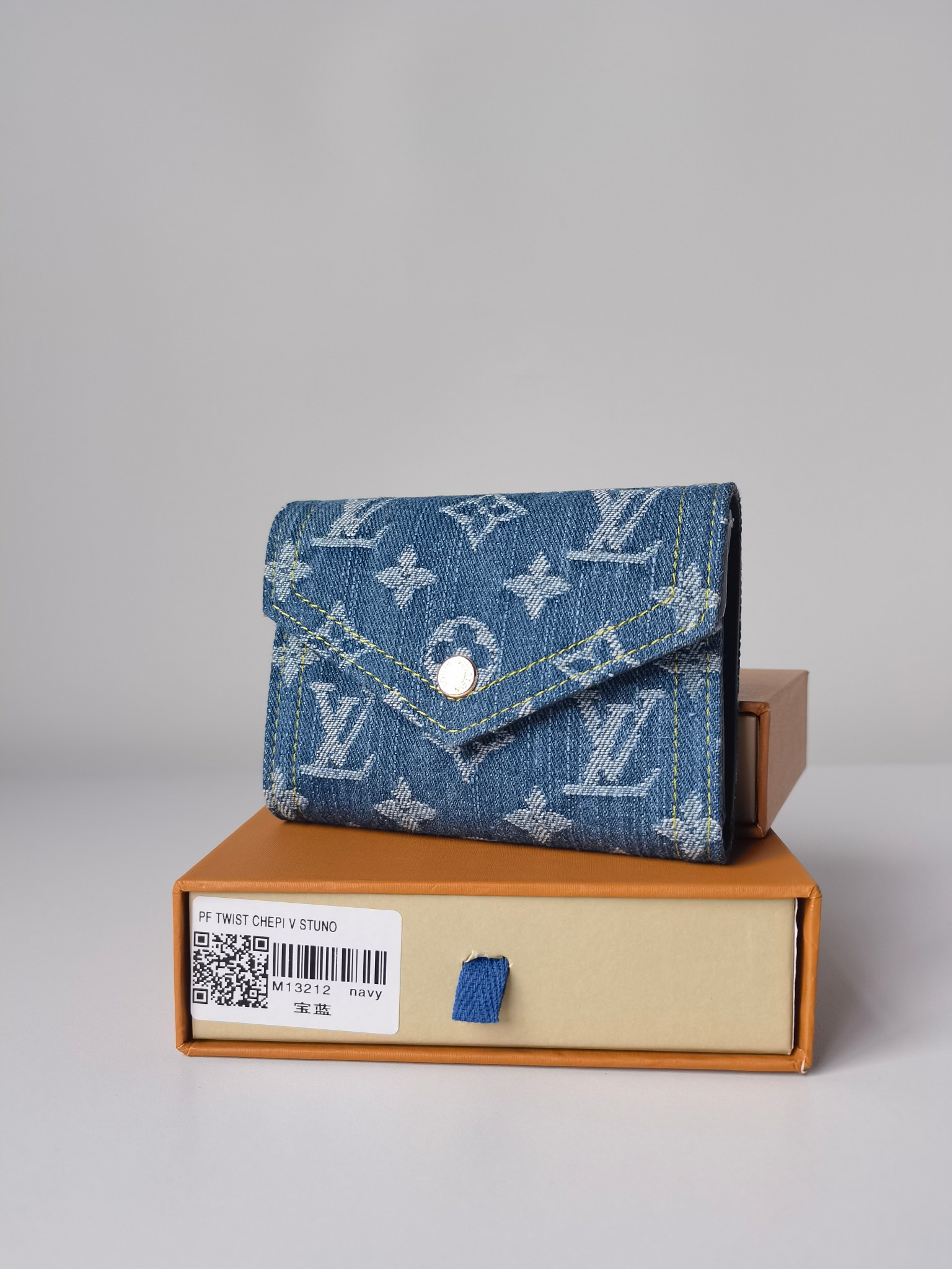 ルイ・ヴィトン「Louis Vuitton」ルイ・ヴィトン ヴィクトリーヌ ウォレット M13212 / 二つ折り財布