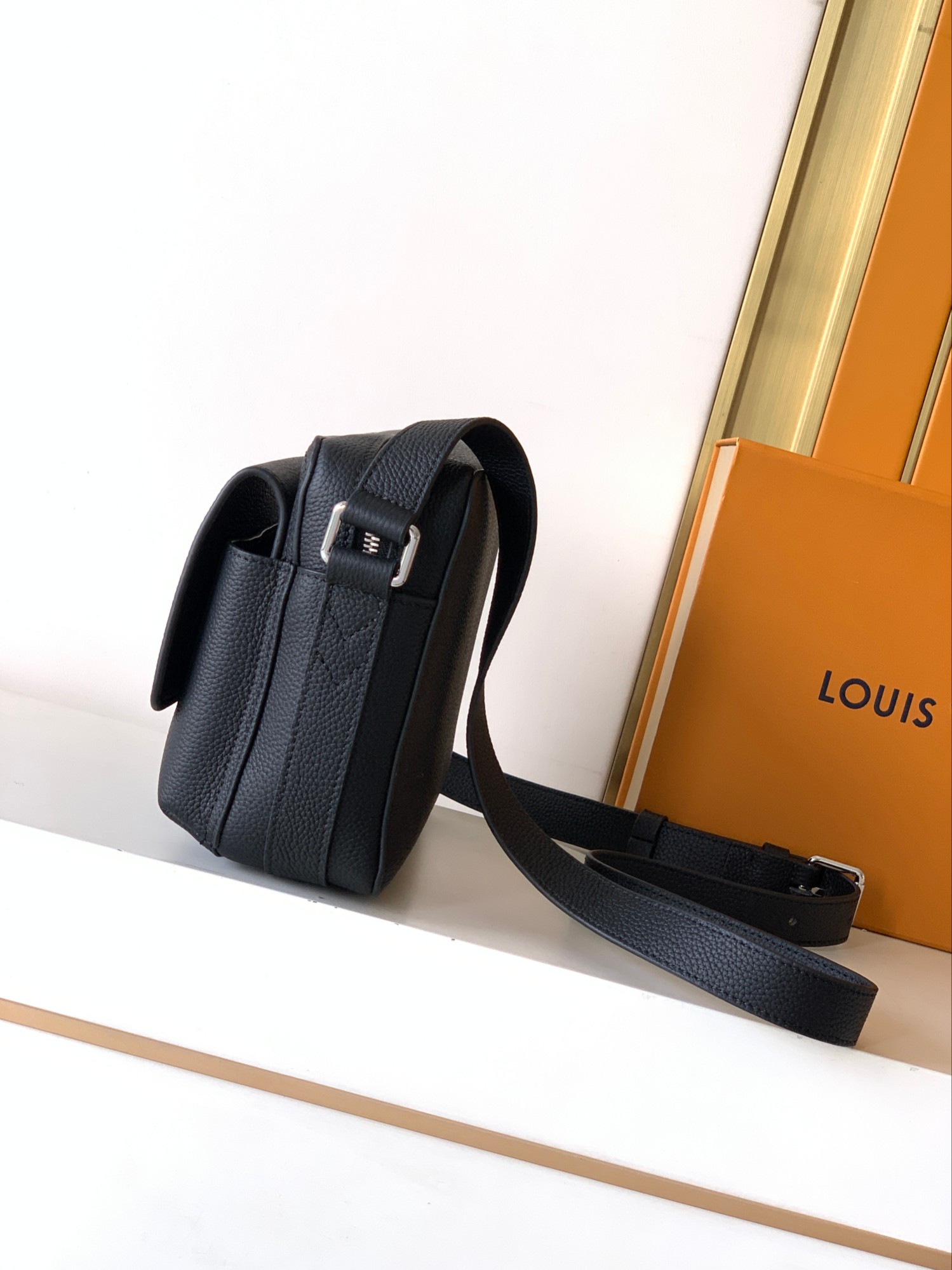 ルイ・ヴィトン「Louis Vuitton」ルイ・ヴィトン ファストライン メッセンジャーバッグ / ショルダーバッグ