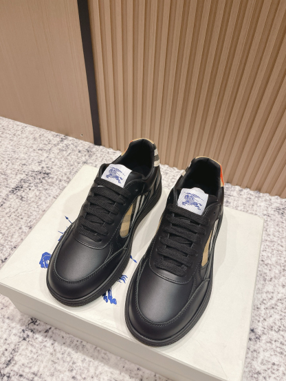 バーバリー「Burberry」バーバリー ボックス スニーカー / プレミアムレザースニーカー