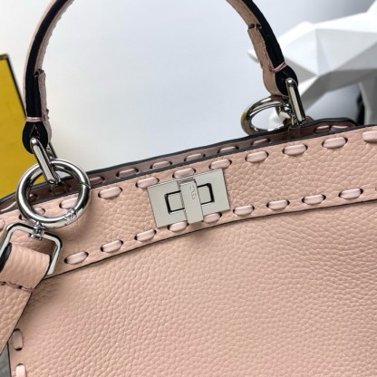 フェンディ「Fendi」ペッカブー アイシーユ スモール ショルダーバッグ