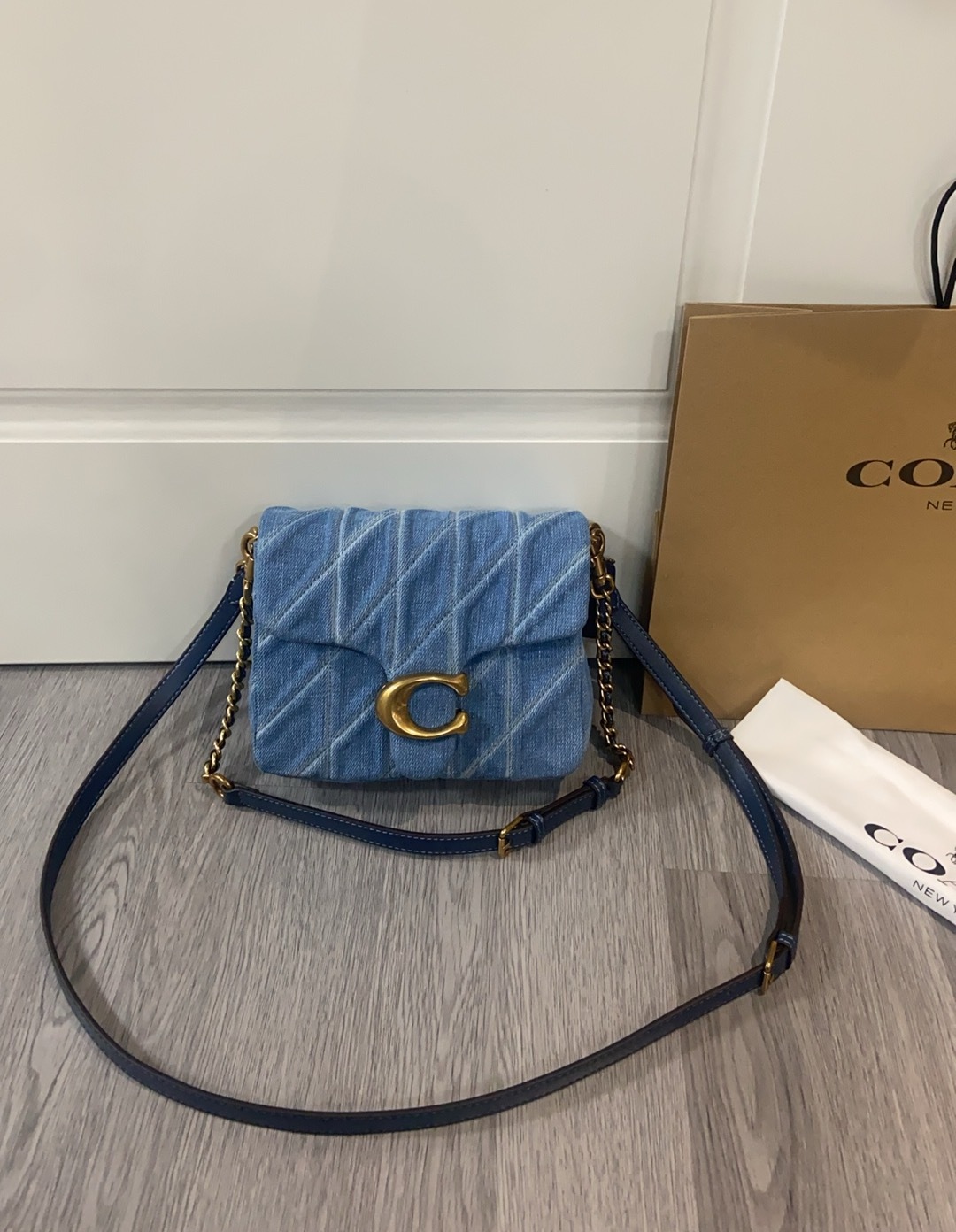 コーチ「Coach」スクエアタビー ショルダーバッグ