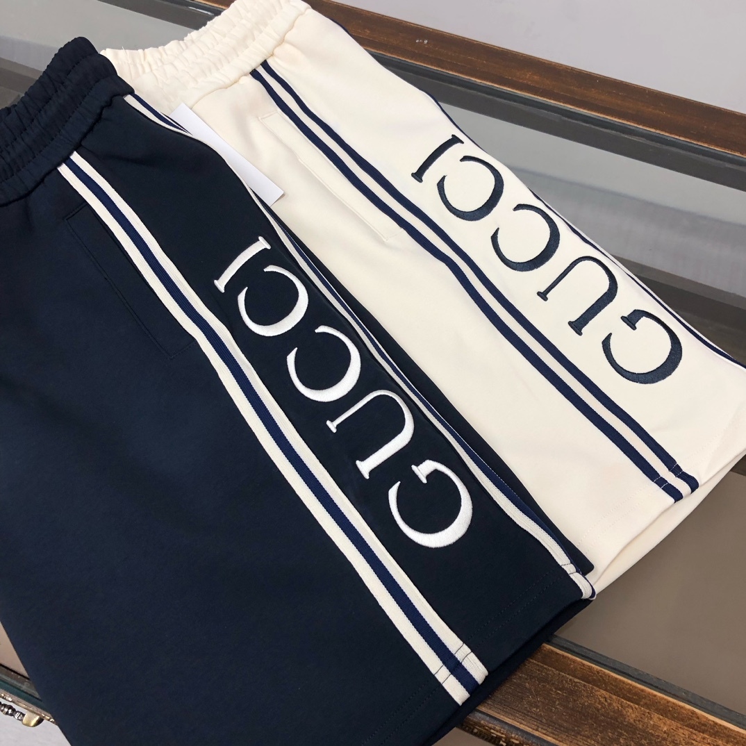 グッチ「Gucci」コットンショーツ / ロゴショーツ