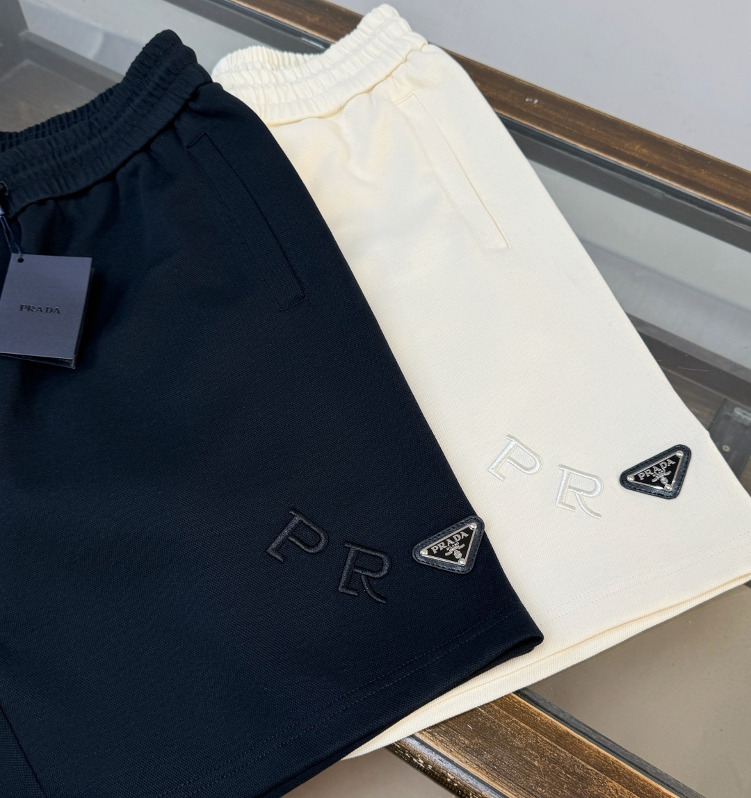 プラダ「Prada」コットンショーツ / ロゴショーツ
