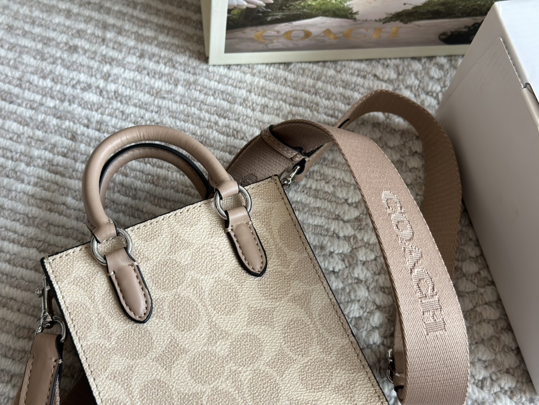 コーチ「Coach」Cally 琴譜包 ショルダーバッグ