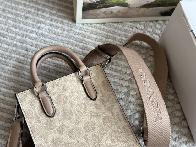 コーチ「Coach」Cally 琴譜包 ショルダーバッグ