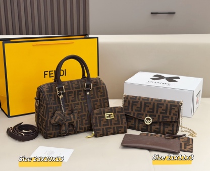 フェンディ「Fendi」コンビネーションバッグ3点セット / トートバッグ＆ポーチセット