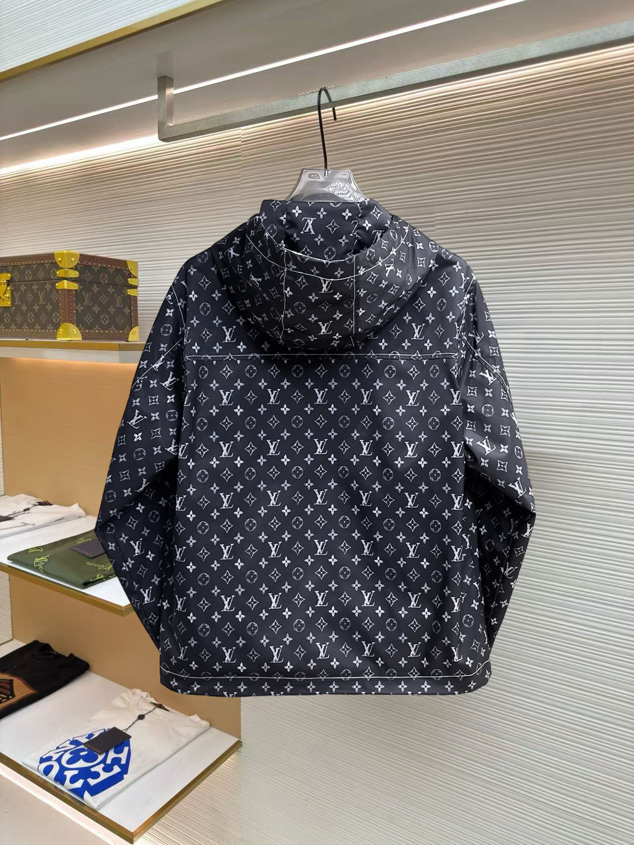 ルイ・ヴィトン「Louis Vuitton」ルイ・ヴィトン ロゴプリント ジップアップジャケット / アウター
