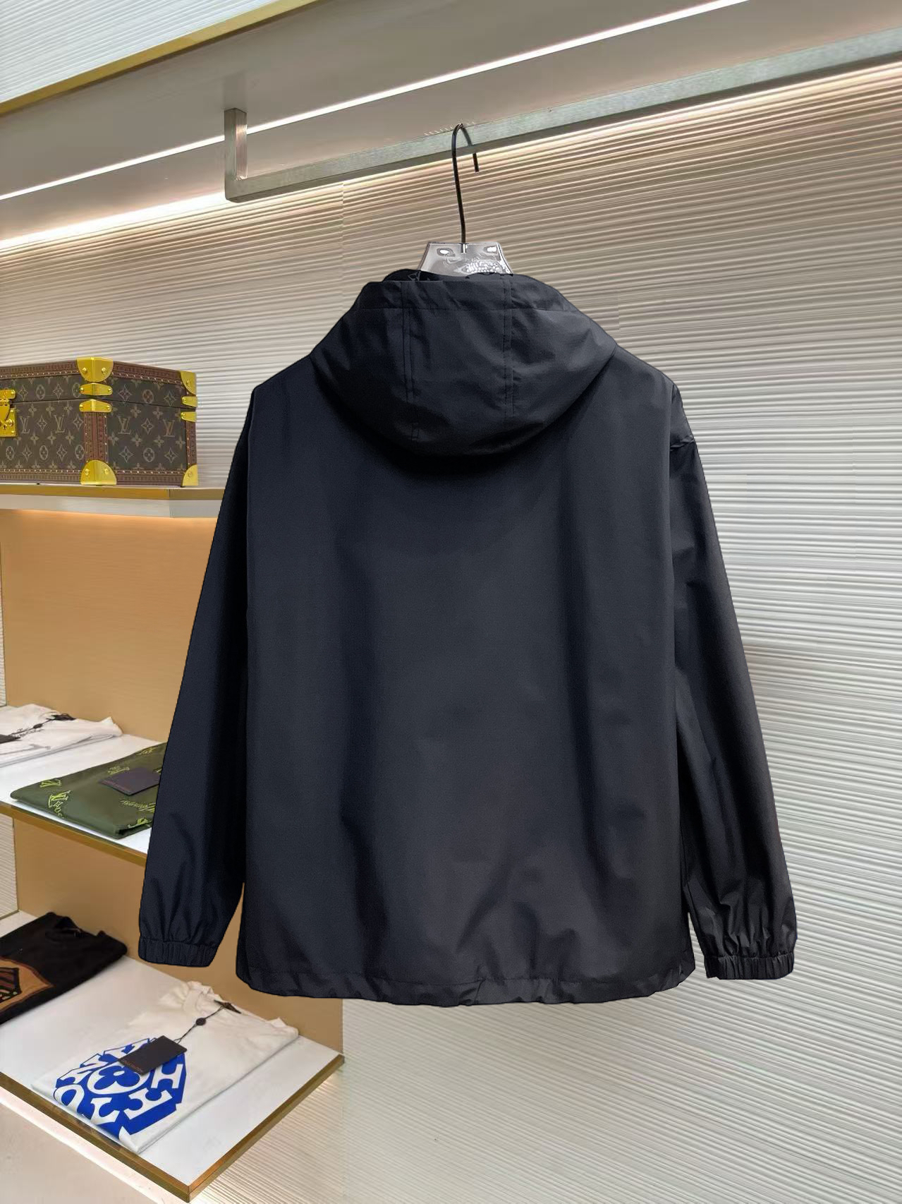 ルイ・ヴィトン「Louis Vuitton」ルイ・ヴィトン ロゴプリント ジップアップジャケット / アウター