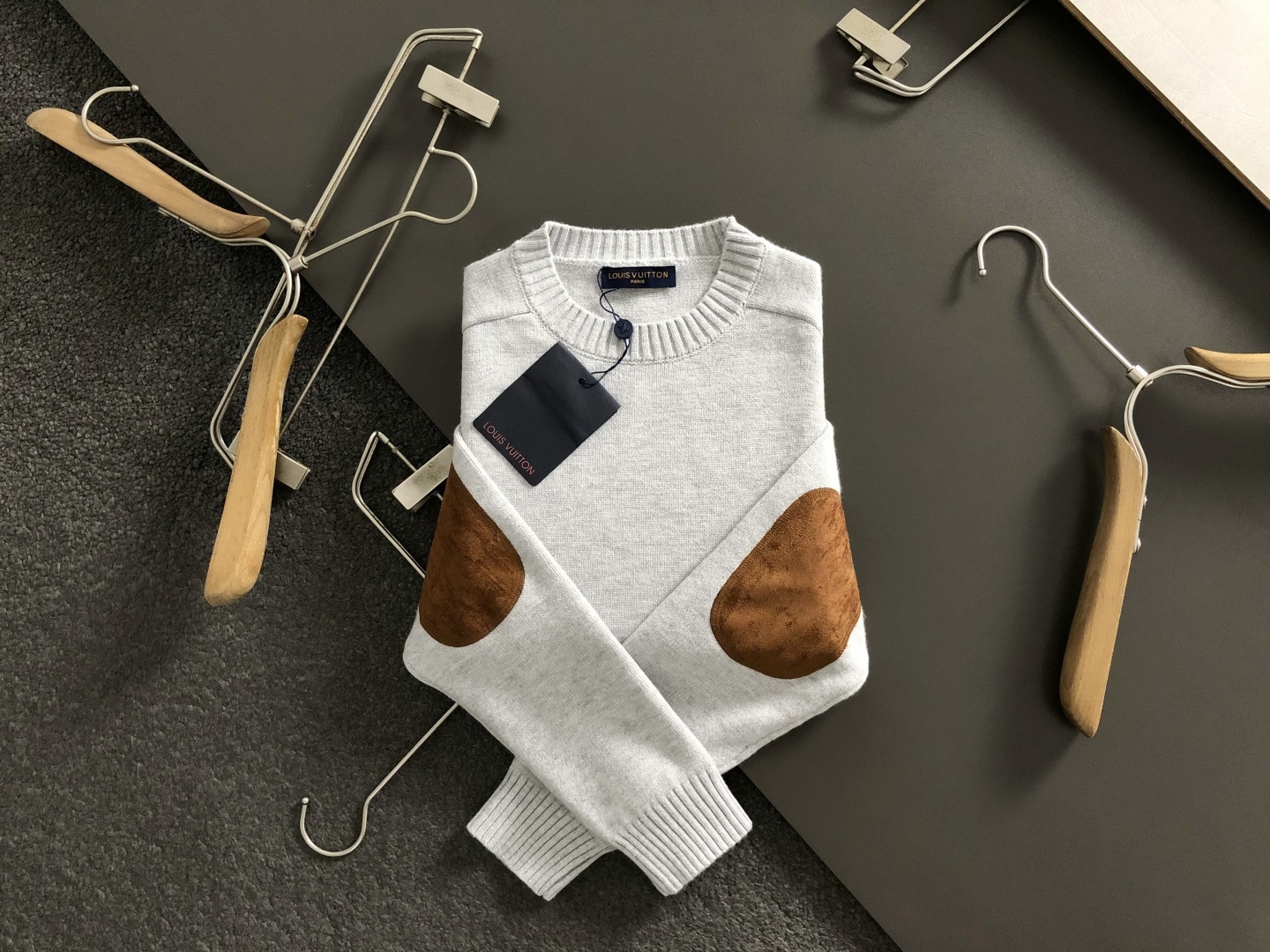 ルイ・ヴィトン「Louis Vuitton」ルイ・ヴィトン モノグラム・マクロ ウール ハーフジッププルオーバー / ニットトップス