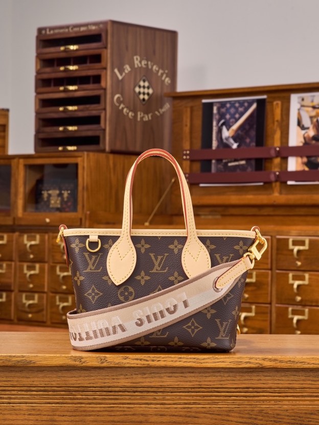 ルイ・ヴィトン「Louis Vuitton」ネヴァーフル BB