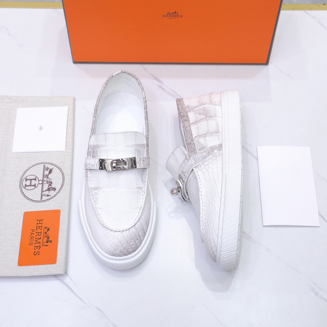 エルメス［Hermès］おしゃれなペアスニーカー