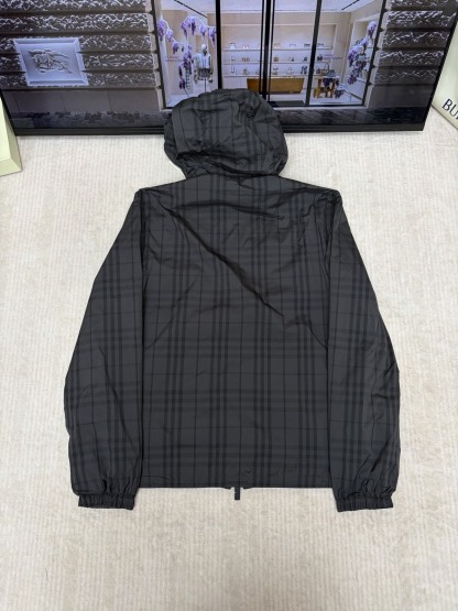 バーバリー「Burberry」バーバリー リバーシブル チェック ニューポート フーデッドジャケット / アウター