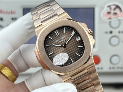 Patek Philippe ノーチラス 5711 スタイル ウルトラスリム アップグレード版 / カスタムウォッチ