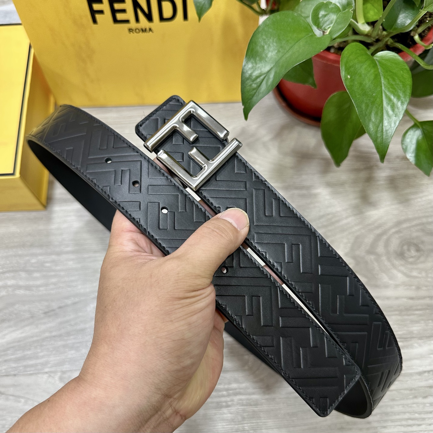 フェンディ「Fendi」FF ベルト - リバーシブル フックベルト