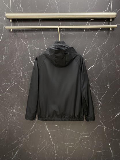 プラダ「Prada」プラダ Re-Nylon マルチポケット フーデッドジャケット / メンズ アウター