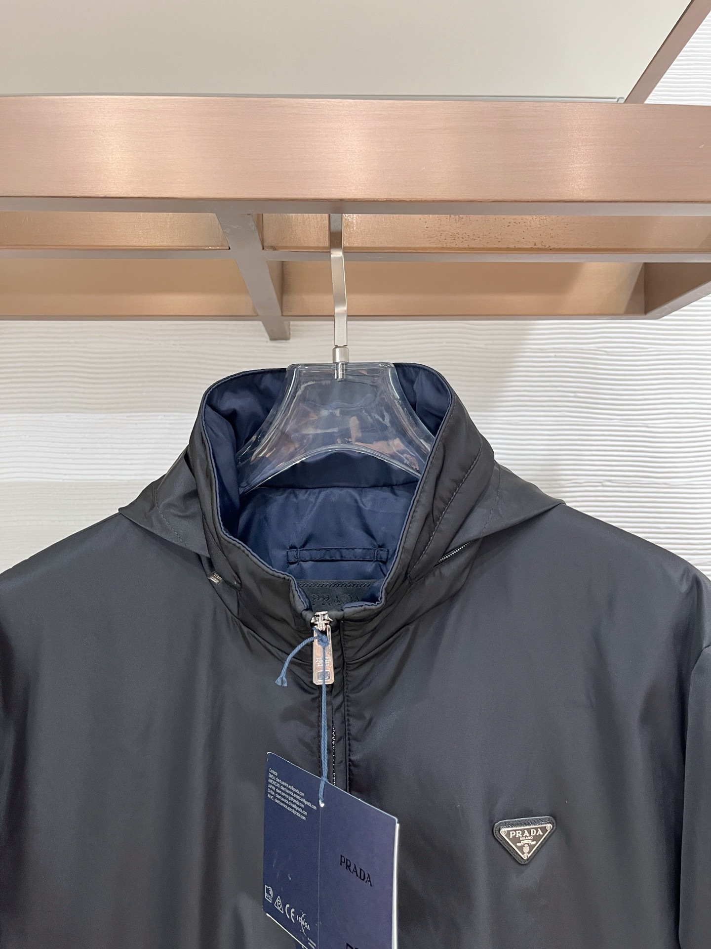 プラダ「Prada」プラダ Re-Nylon マルチポケット フーデッドジャケット / メンズ アウター