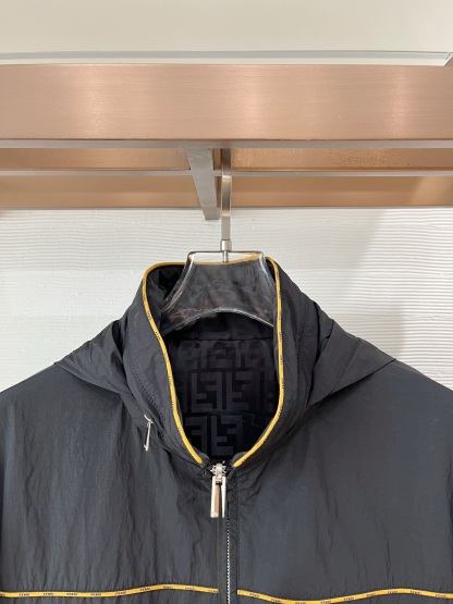 フェンディ「Fendi」フェンディ ゴールドパイピング フーデッドジャケット / メンズ アウター