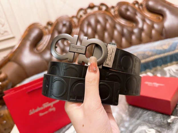 フェラガモ「Ferragamo」リバーシブルベルト