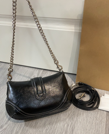 コーチ「Coach」Nolita ラミネートレザー バゲットバッグ