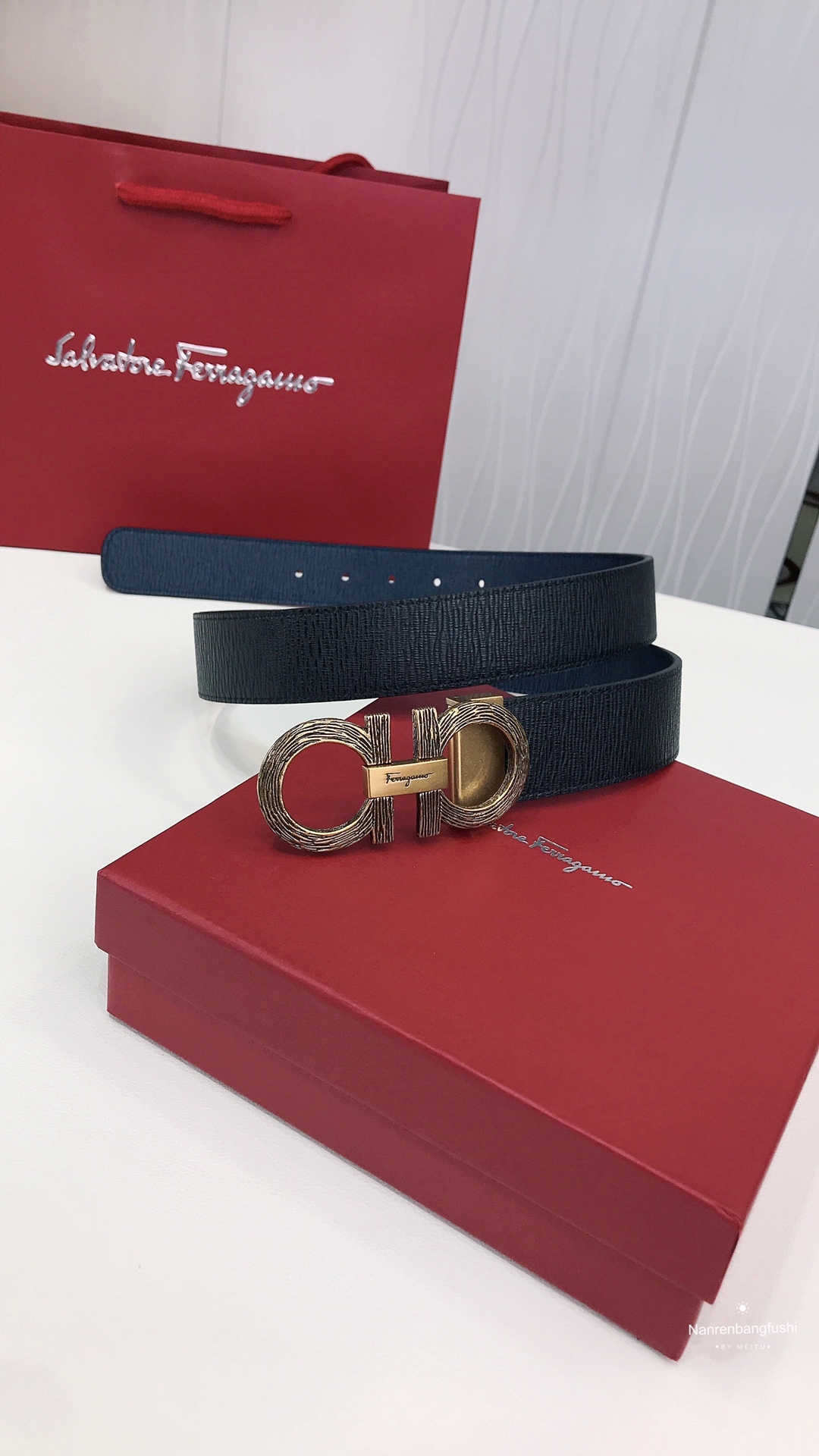 フェラガモ「Ferragamo」リバーシブルベルト「デュアルバックル」