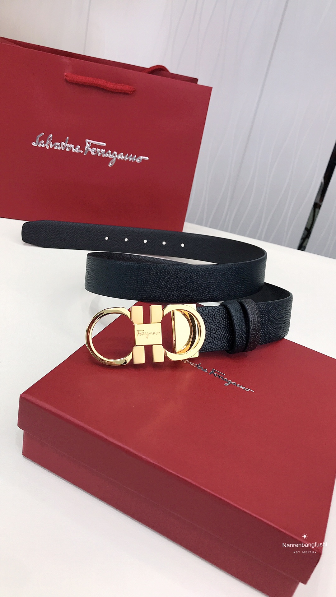フェラガモ「Ferragamo」リバーシブルベルト「デュアルバックル」