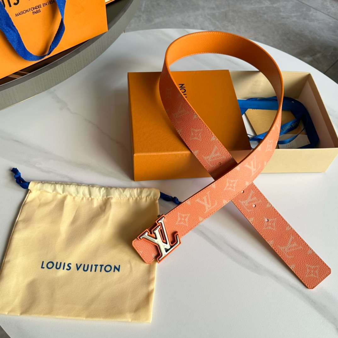 ルイ・ヴィトン「Louis Vuitton」ベルト･LV イニシャル 40MM リバーシブル