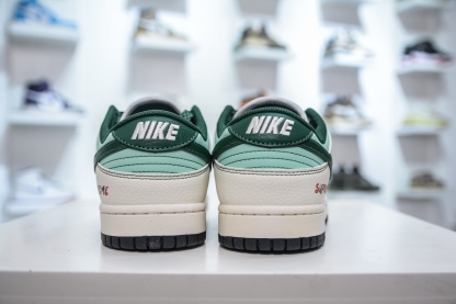 「コラボモデル」Supreme x Nike SB Dunk Low スニーカー