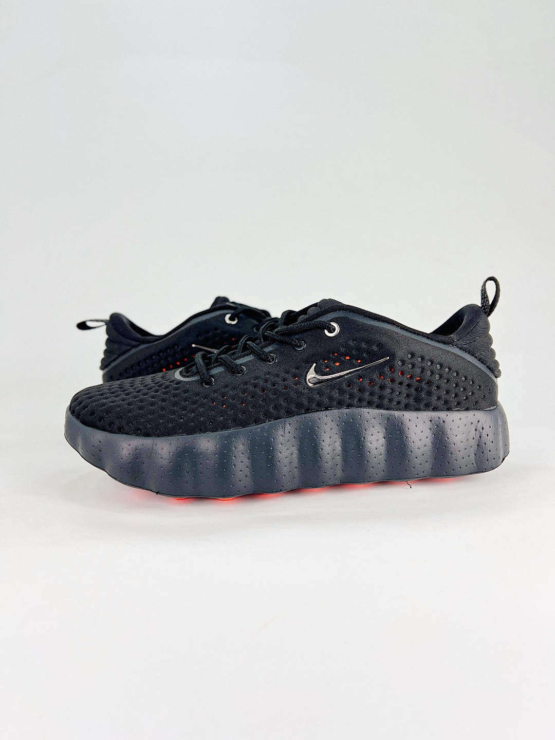 「NIKE」Mind 002 ブラックテクノロジー 素足感覚トレーニングシューズ