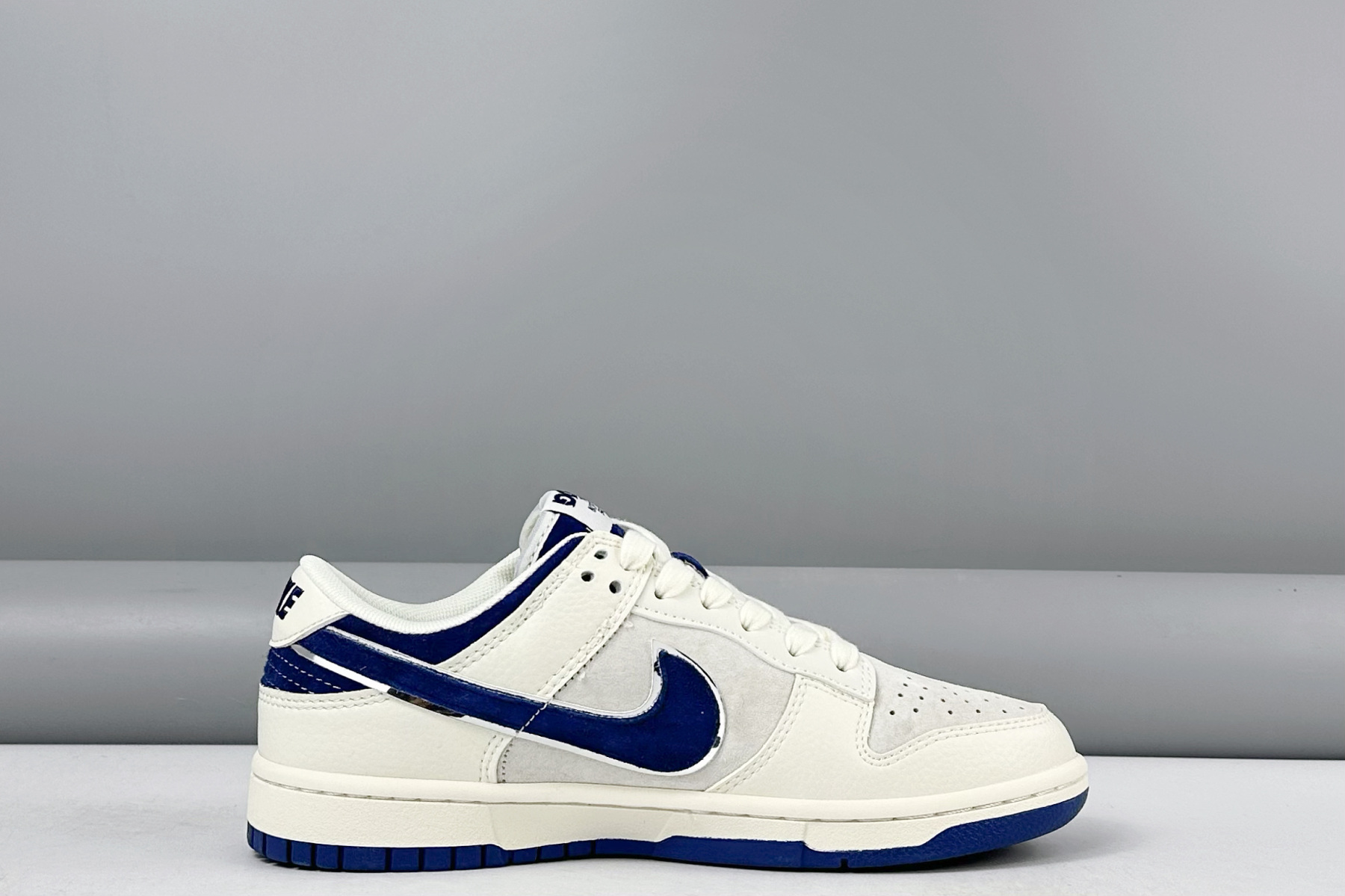 ナイキ「Nike」ク ロー カジュアルスニーカー