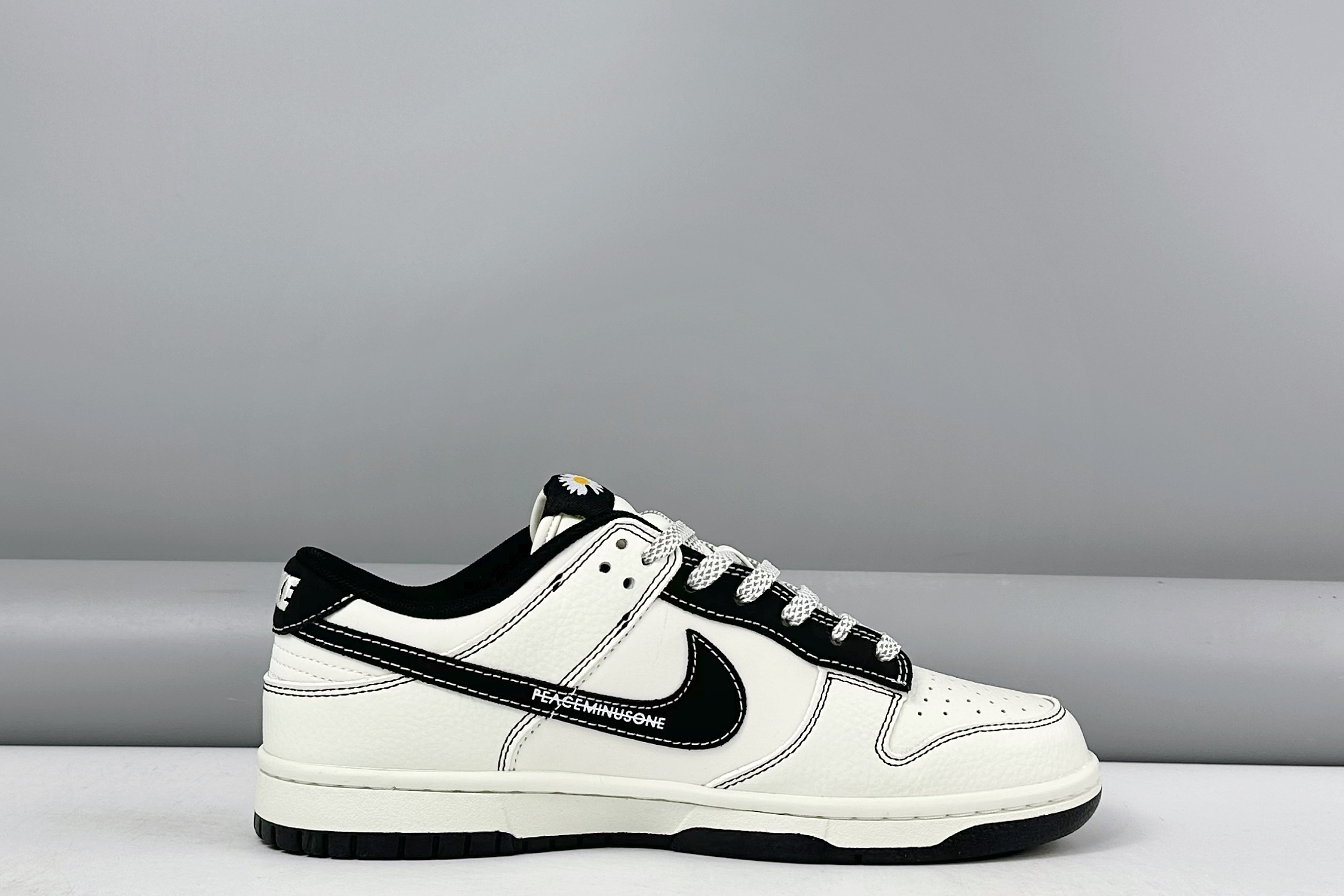 ナイキ「Nike」ク ロー カジュアルスニーカー