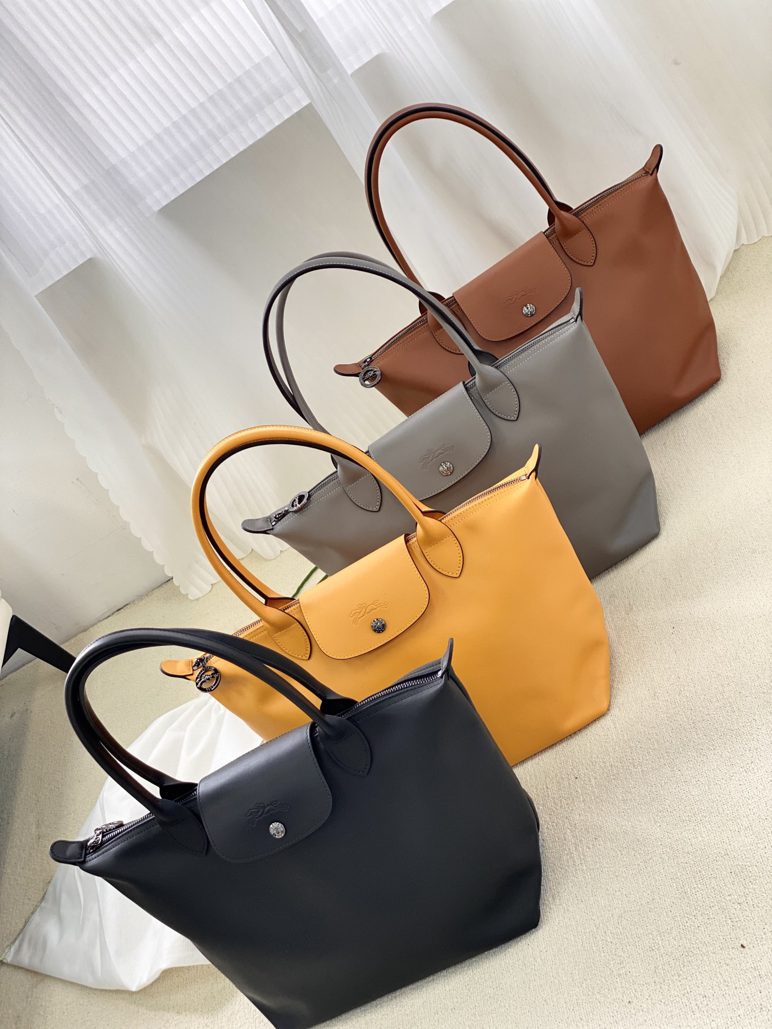 ロンシャン「Longchamp」 Le Pliage Xtra ミディアムショルダートート