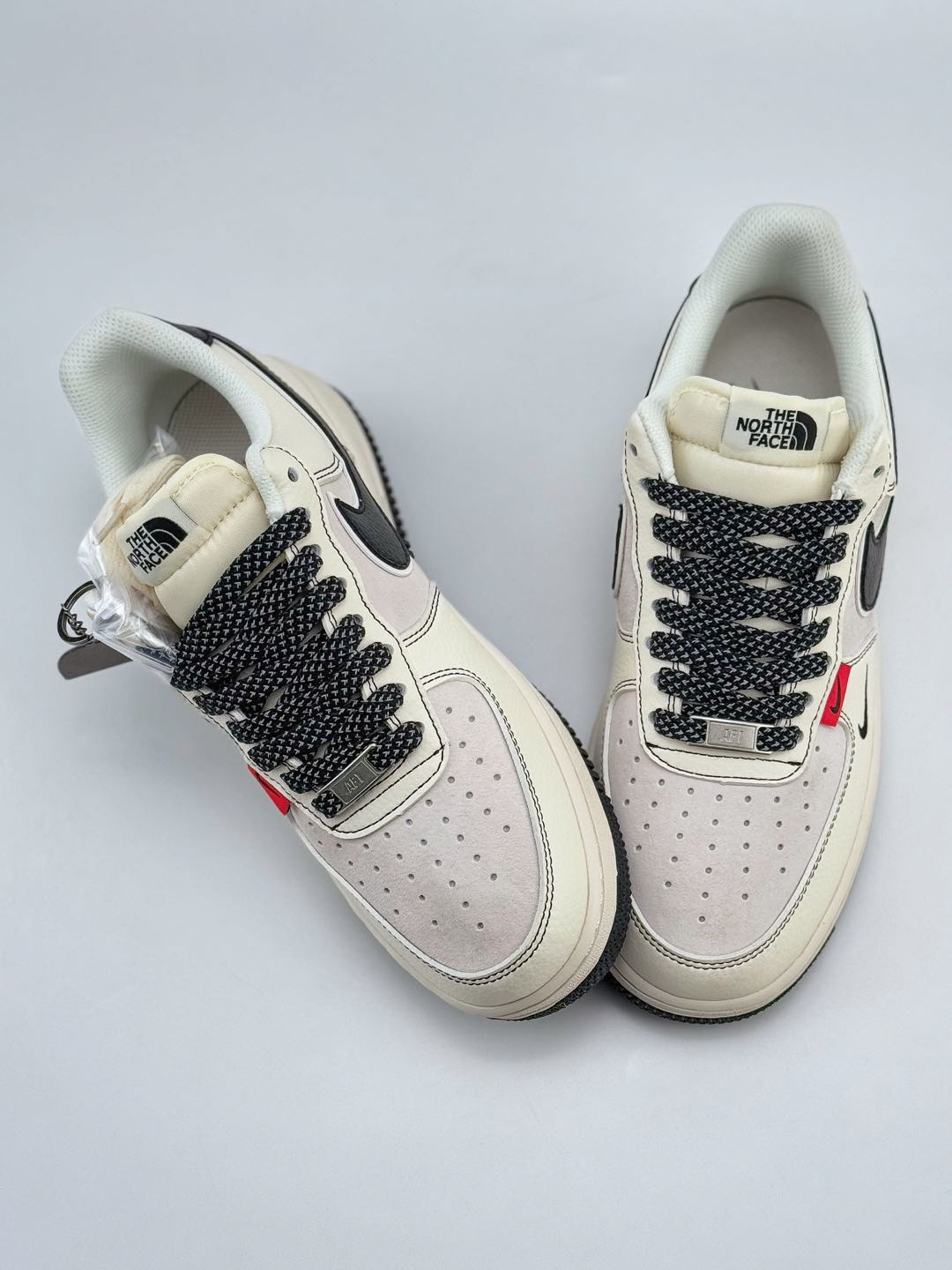 「コラボモデル」The North Face x Nike  Air Force 1 Low 07 'White Black' スモールスウッシュ スターダスト スニーカー