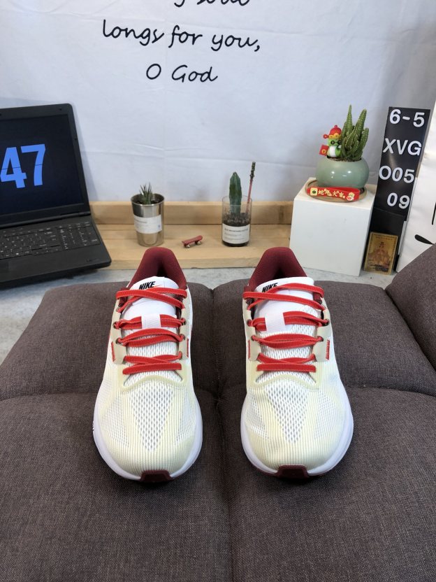 ナイキ「Nike」ク ロー カジュアルスニーカー