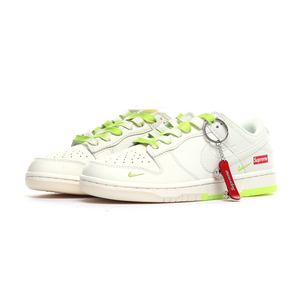 「コラボモデル」Supreme x Nike SB Dunk Low スニーカー