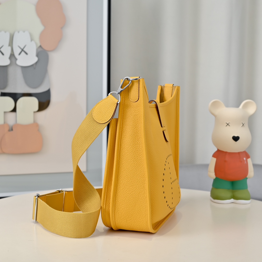 エルメス「Hermès」エブリン III 20 バッグ 15色「EVELYNE III 20 BAG」