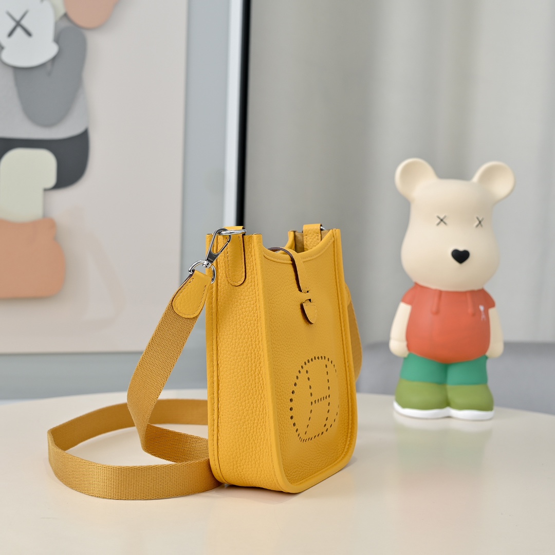 エルメス「Hermès」エヴェリン ミニ 17CM バッグ「EVELYNE MINI BAG」