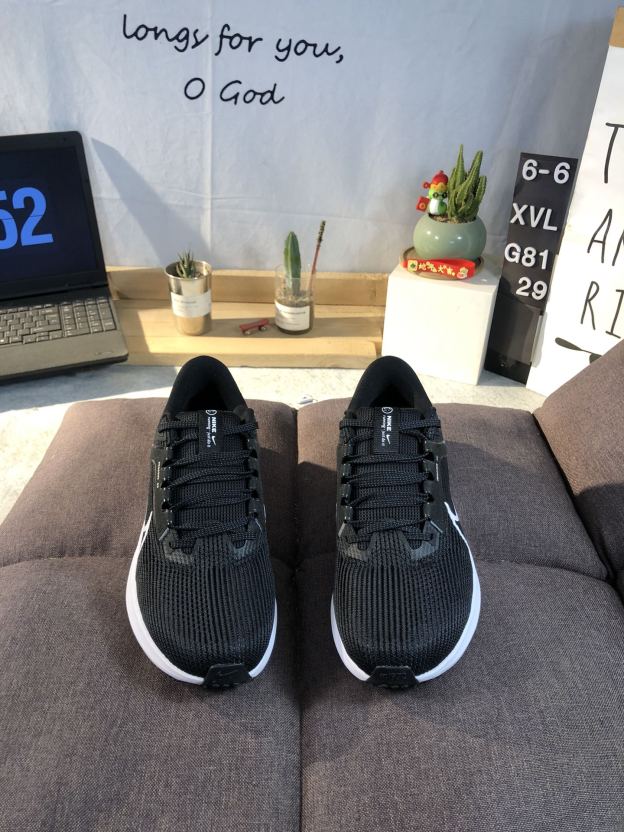 ナイキ「Nike」ク ロー カジュアルスニーカー