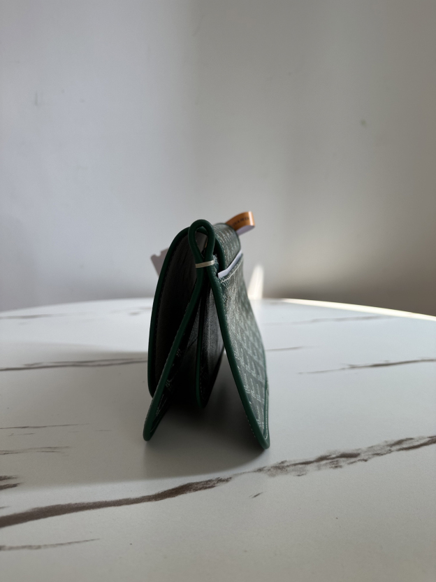 ゴヤール「Goyard」 Plume グリーン エンベロープバッグ