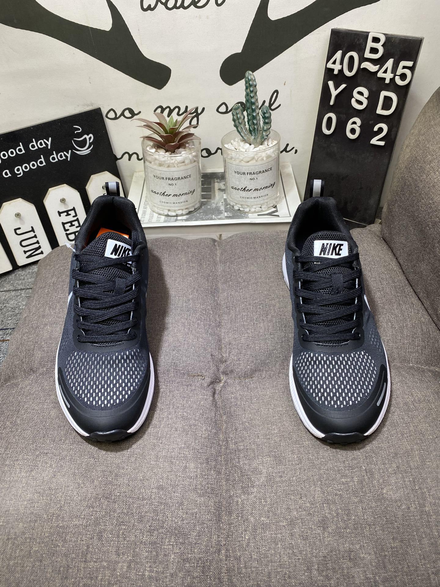 ナイキ「Nike」ク ロー カジュアルスニーカー