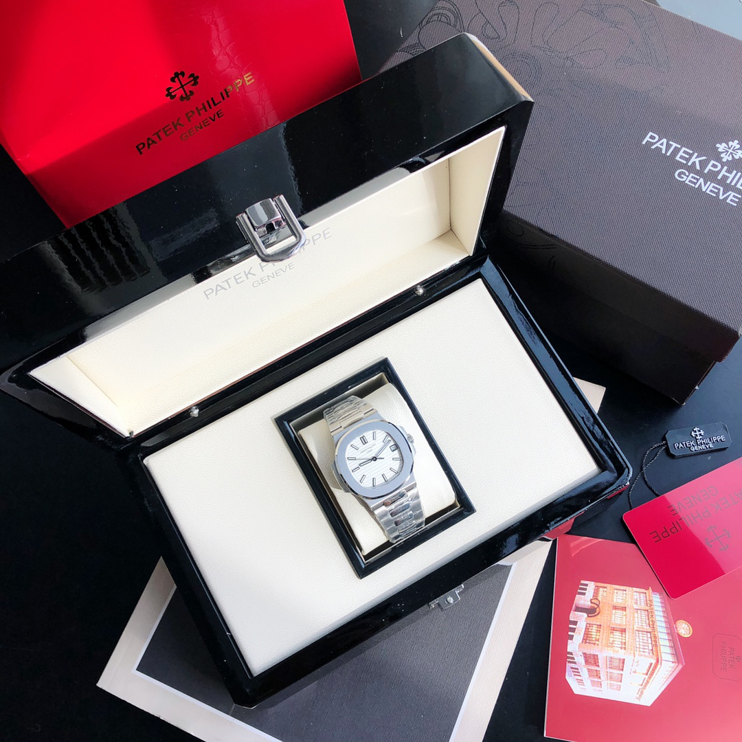 パテック フィリップ「Patek Philippe」ノーチラス 5711/1A 自動巻き腕時計 40mm「4色」