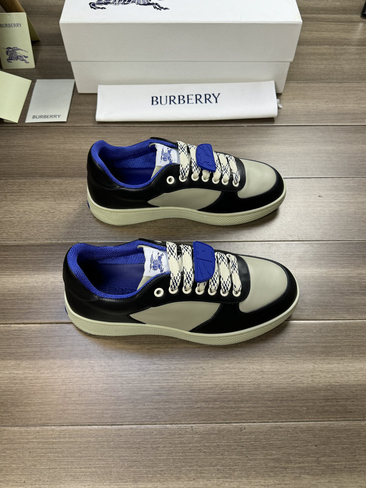 バーバリー「Burberry」TB モノグラム コレクション ローナ バッグ
