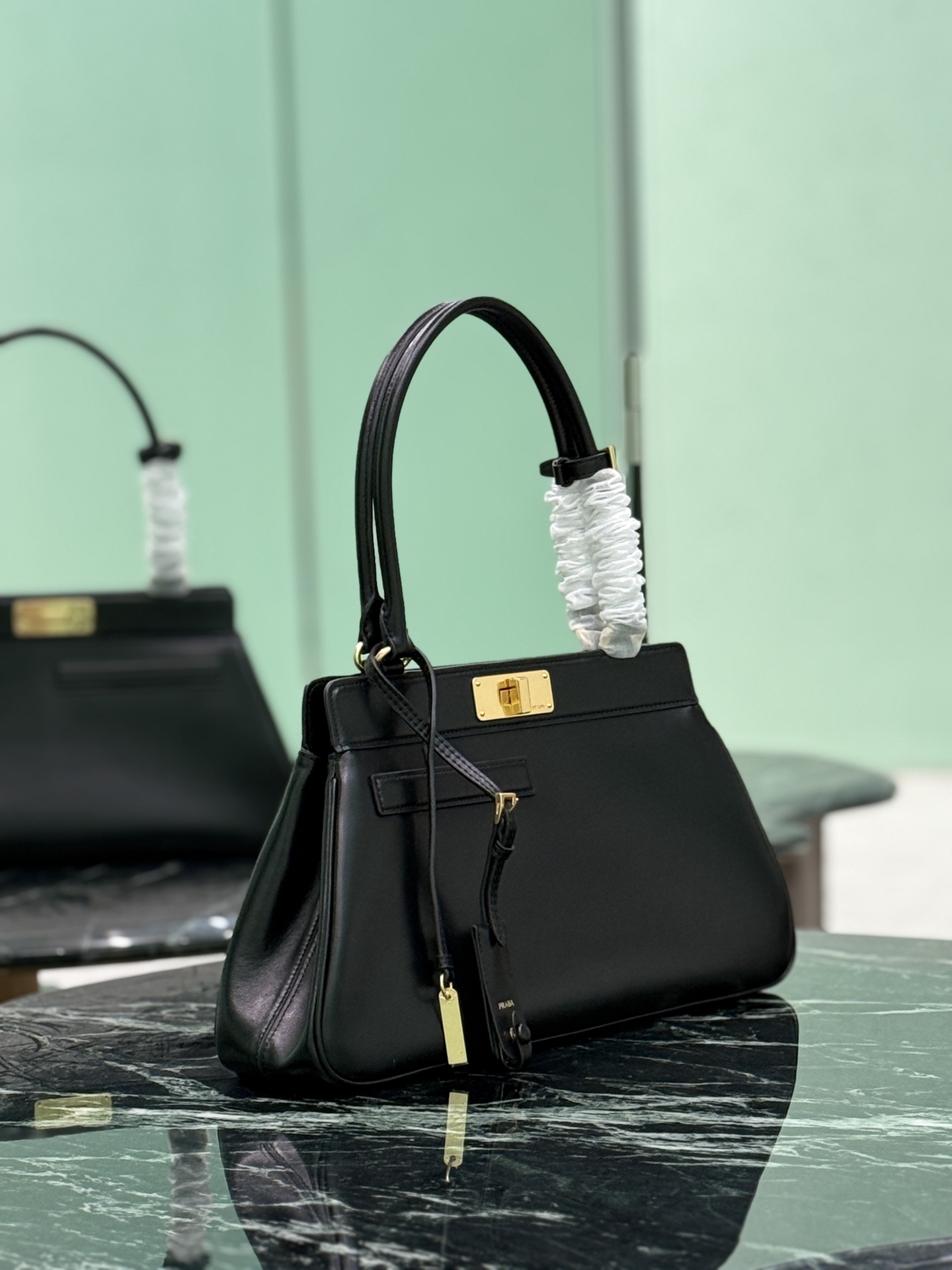 プラダ「Prada」2025 ジオメトリック デュアリズム ハンドバッグ